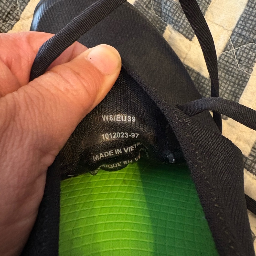 OOFOS Black Sneakers - Picture 4 of 4